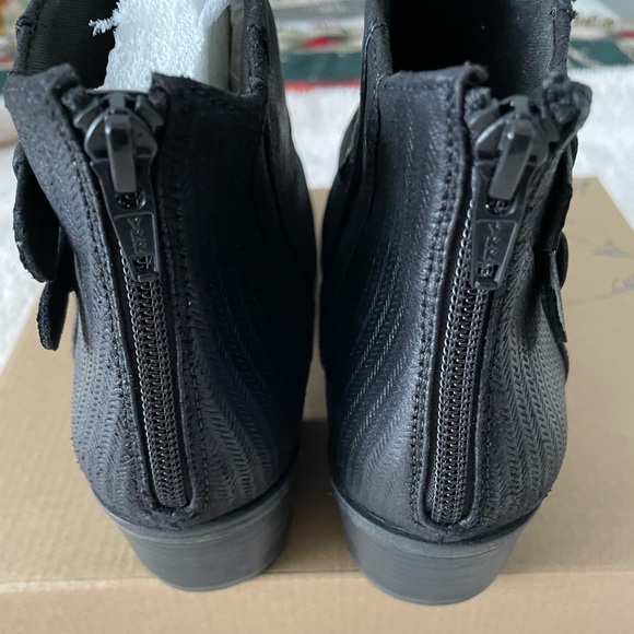 Baretraps Booties - Picture 3 of 5